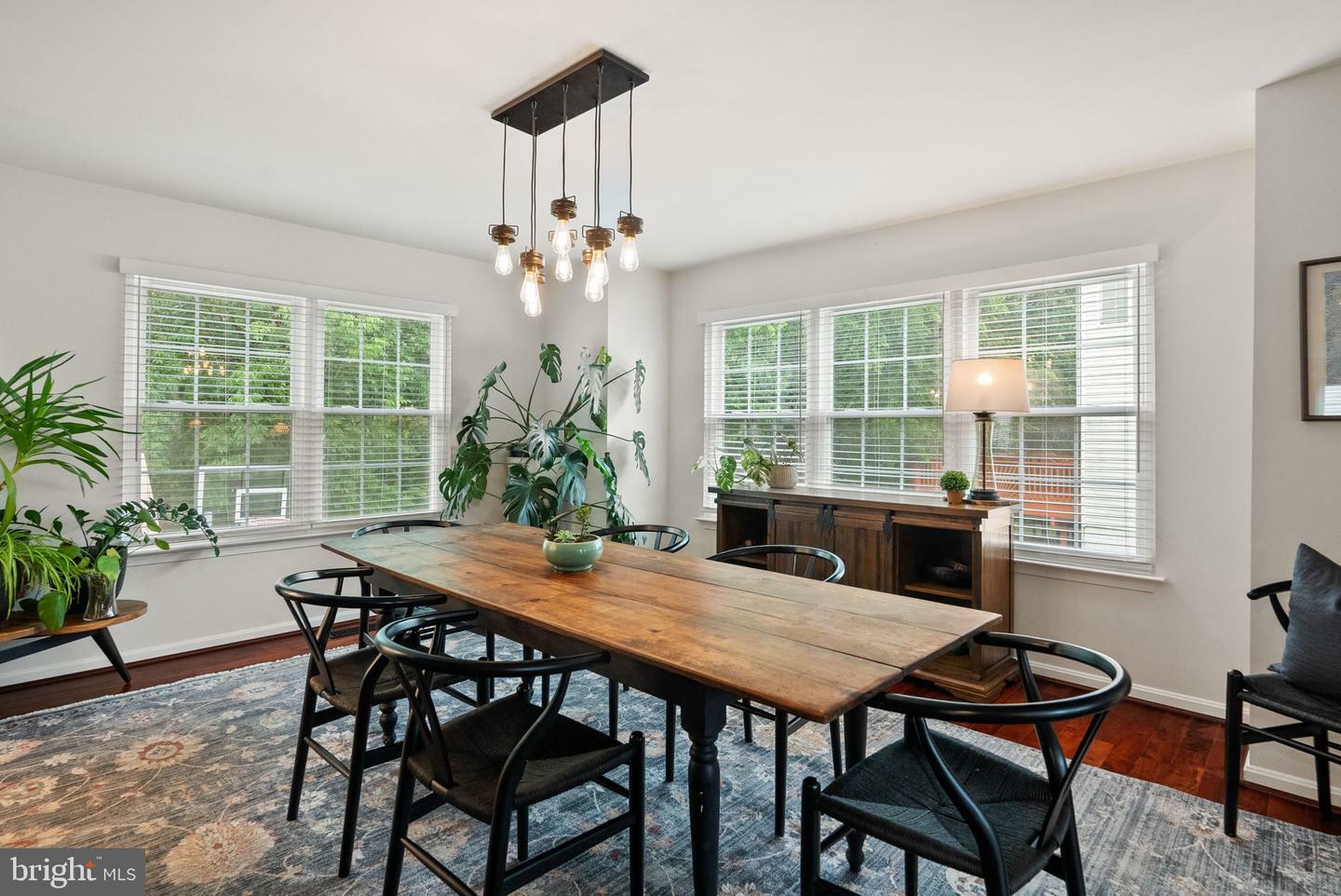 Property Photo: 6901 Sharpsburg Drive VA 20121