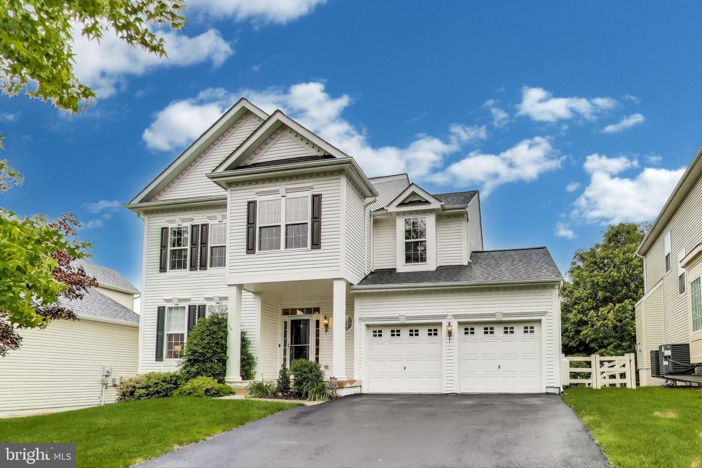 Property Photo: 35551 Sarasota Street VA 20141
