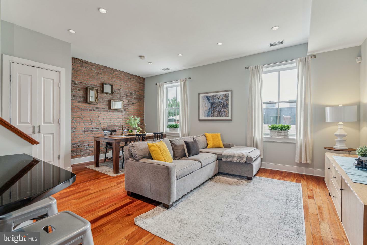 Property Photo: 2031 Pine Street 301 PA 19103