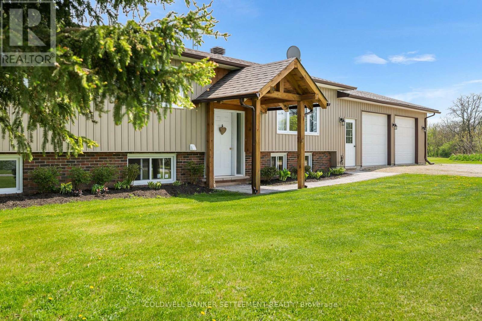 Property Photo: 269 Sunset Drive ON K7H 3C7
