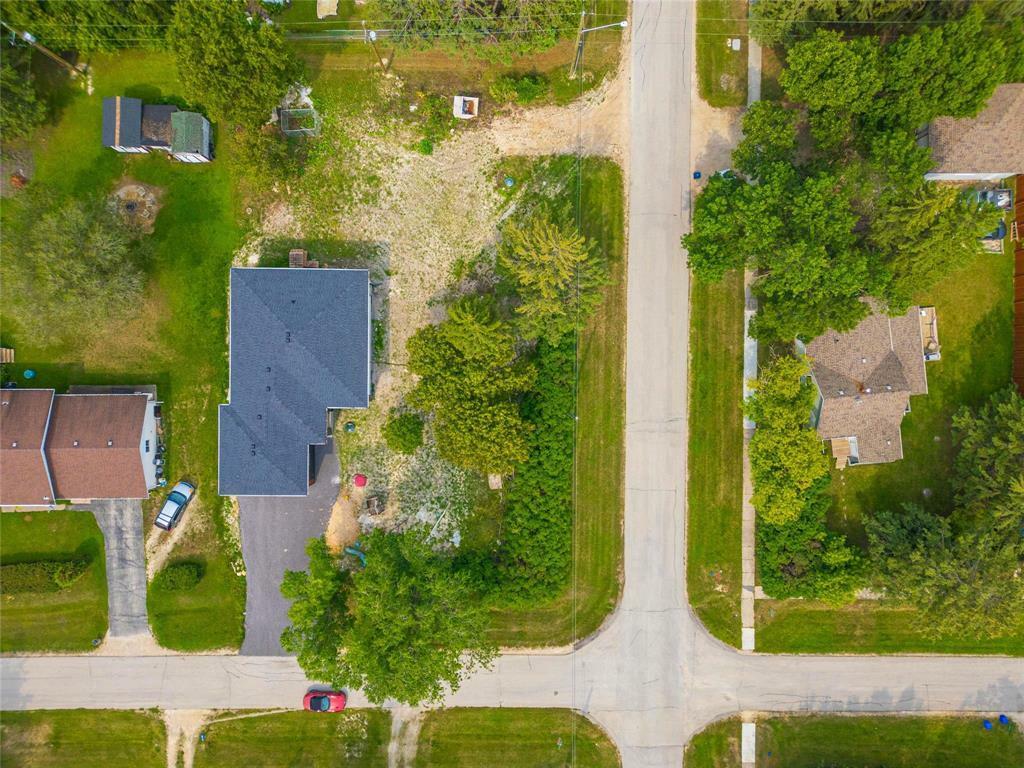 Property Photo: 27 Cedar Avenue MB R0E 0R0