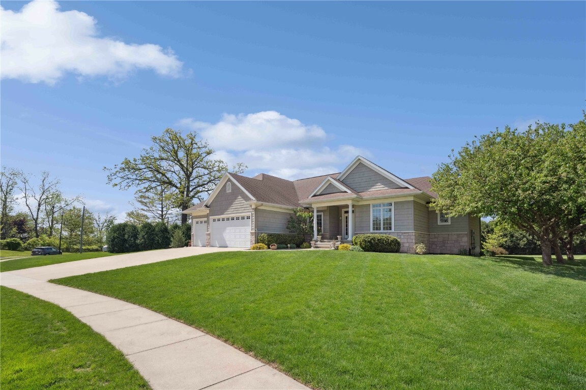 Property Photo: 345 Oak Park Drive IA 52328