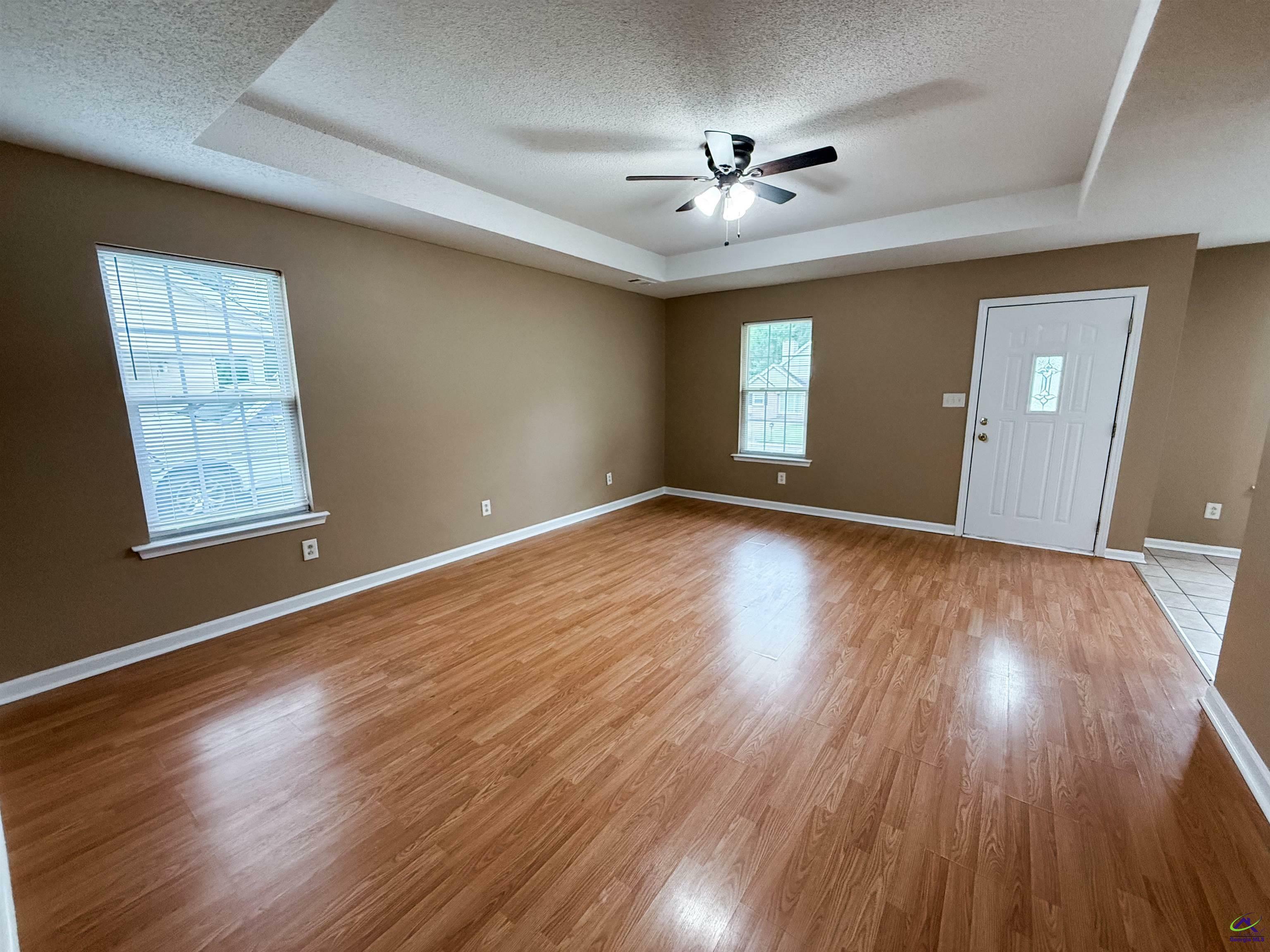 Property Photo: 304 Spring Creek Dr 31069