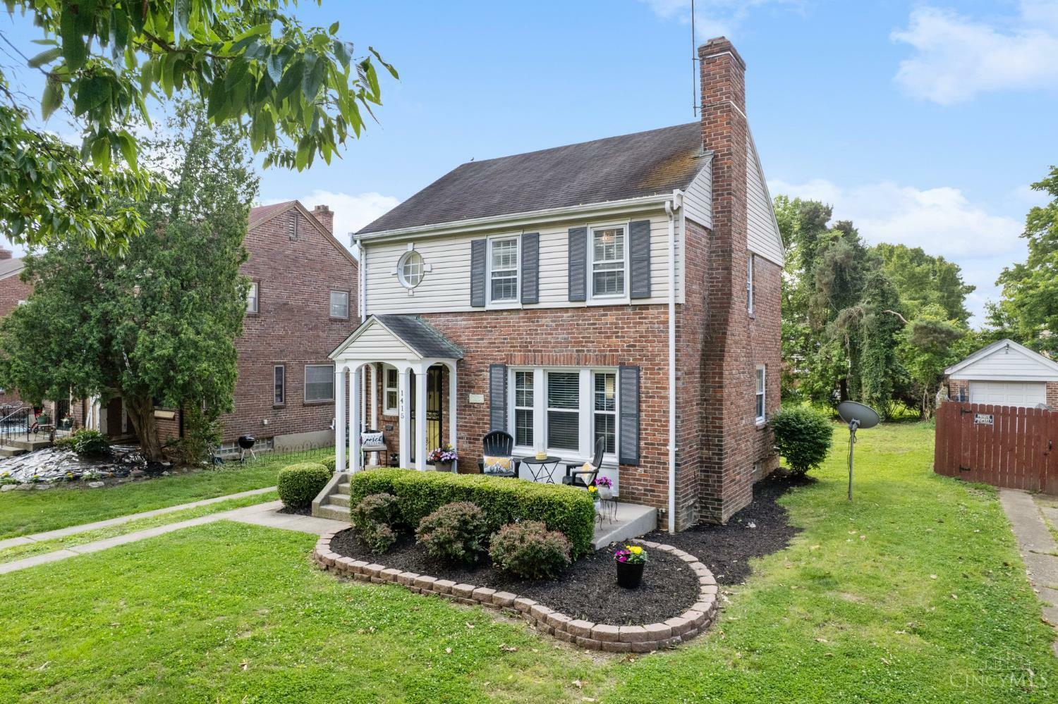 Property Photo: 1415 Robinwood Avenue OH 45237