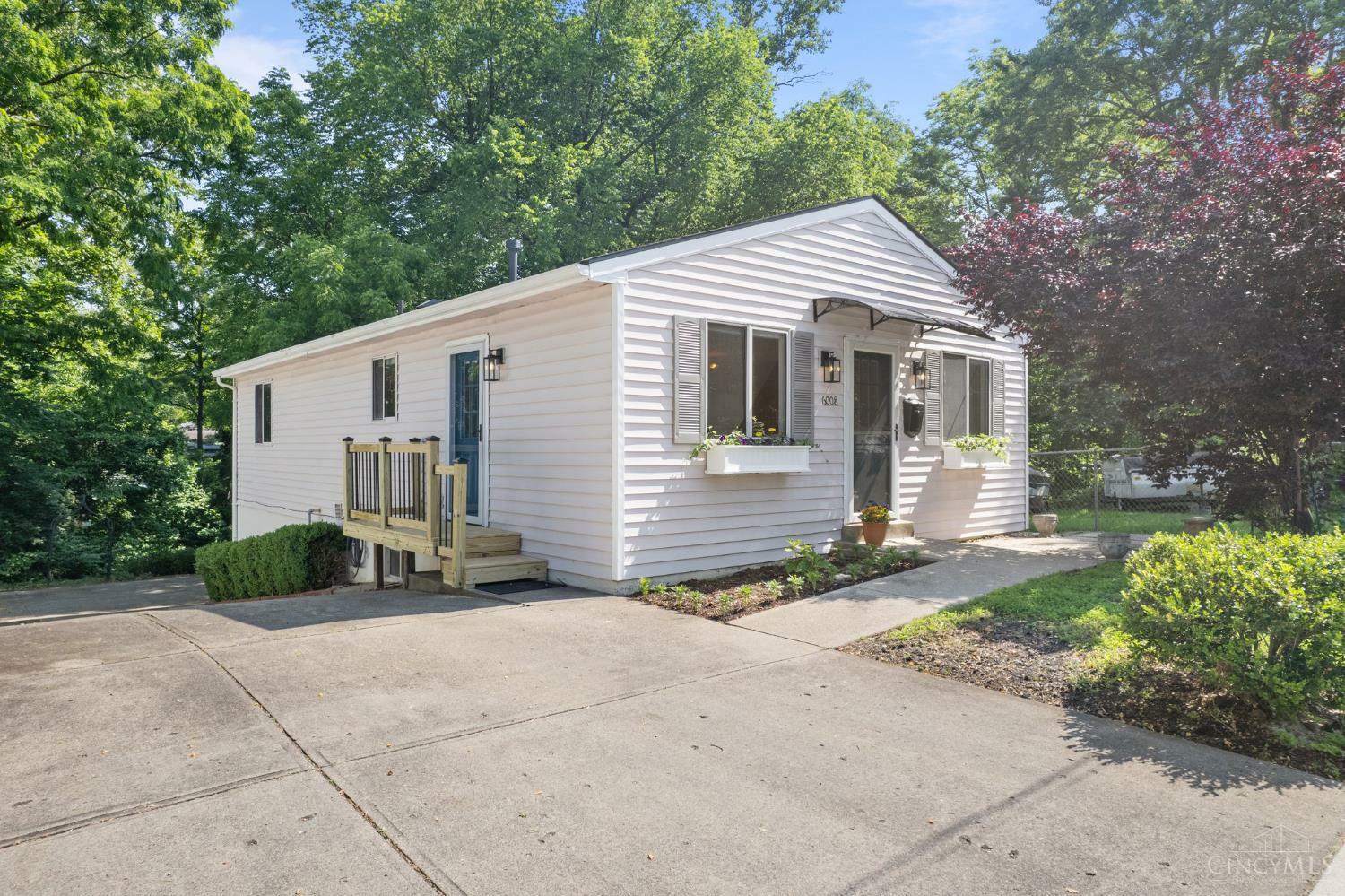 Property Photo: 6008 Eleanor Street OH 45227