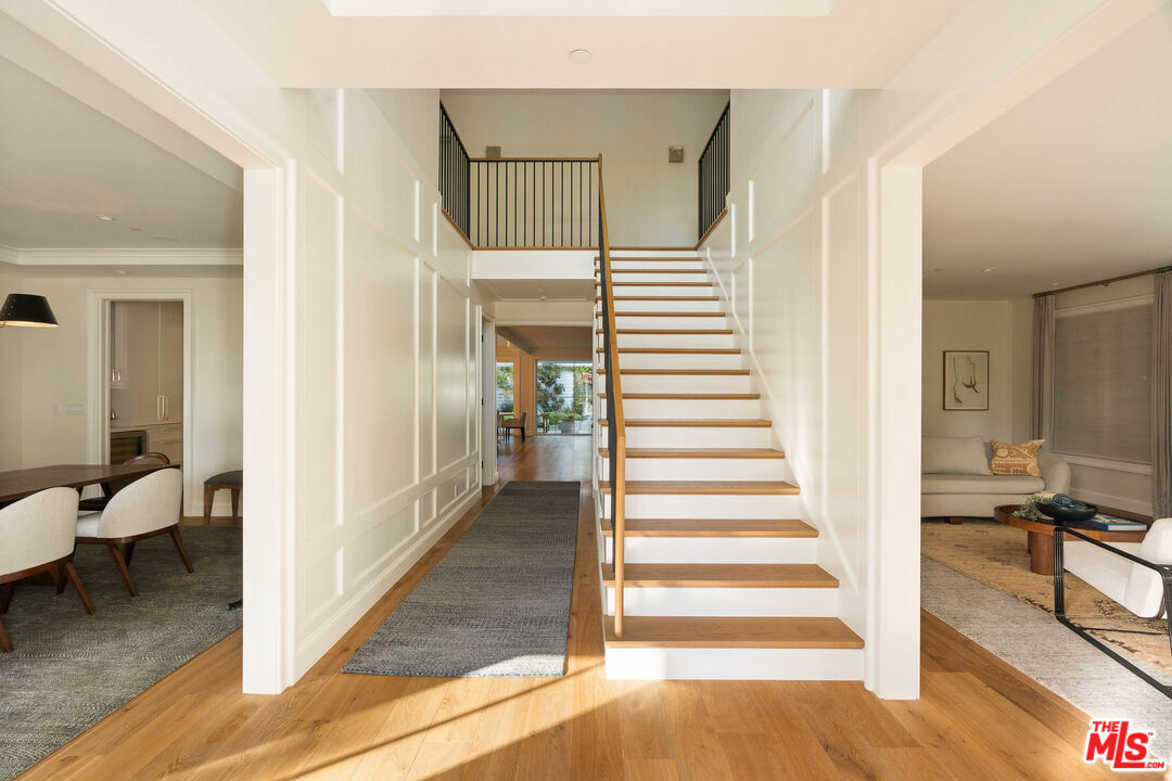 Property Photo: 621 21st Pl CA 90402