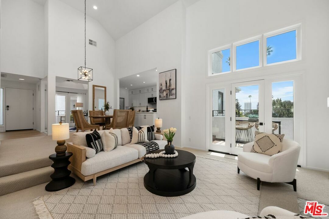 Property Photo: 1133 9th St CA 90403