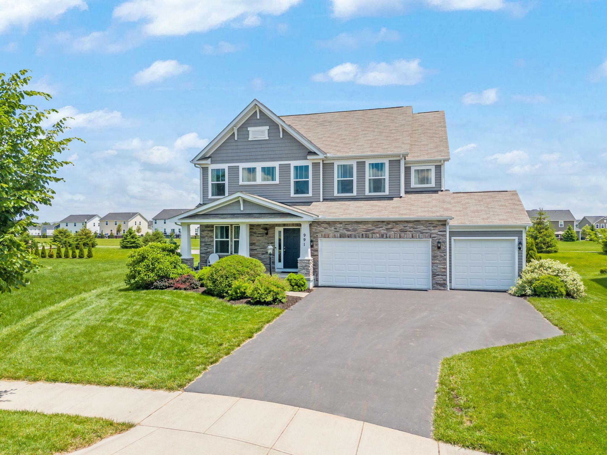 Property Photo: 991 Treeline Way OH 43015