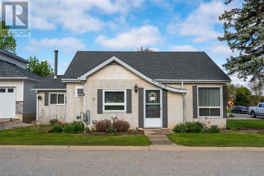 Property Photo: 1191 Emily Street ON N0N 1M0