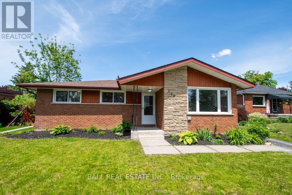 Property Photo: 286 Sunset Boulevard ON K9H 5L3