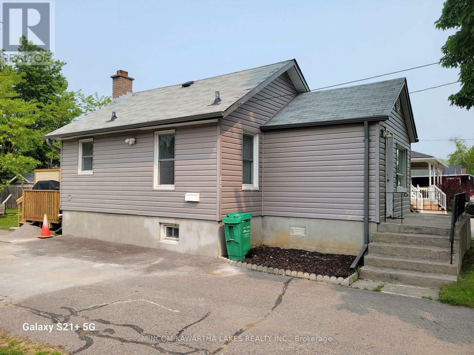 Property Photo: 889 Western Avenue ON K9J 5W1