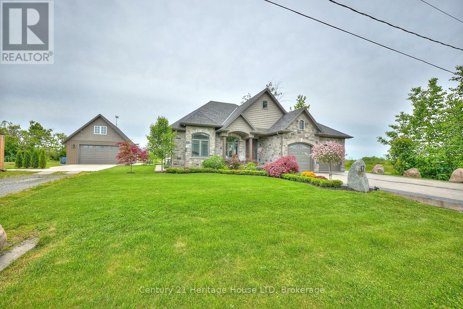 17 Biggar Road  Thorold (Port Robinson) ON L0S 1K0 photo