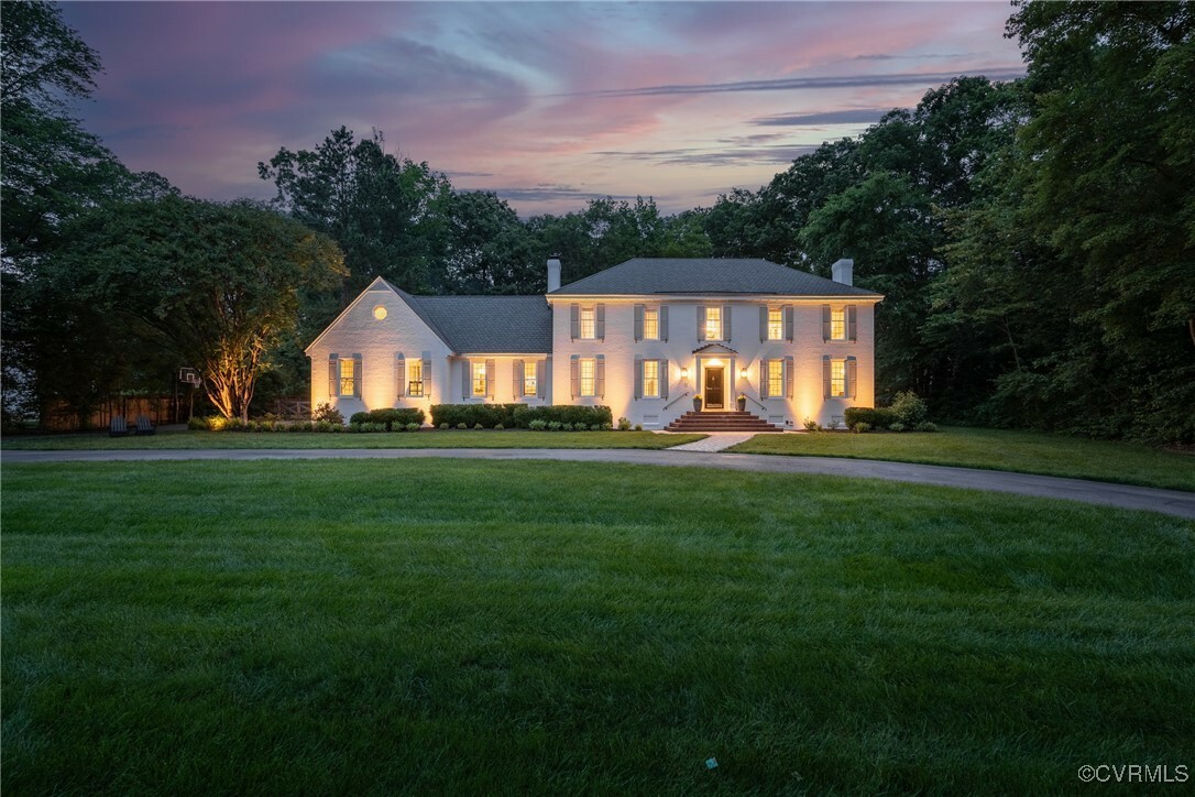 Property Photo: 105 N Erlwood Court VA 23229