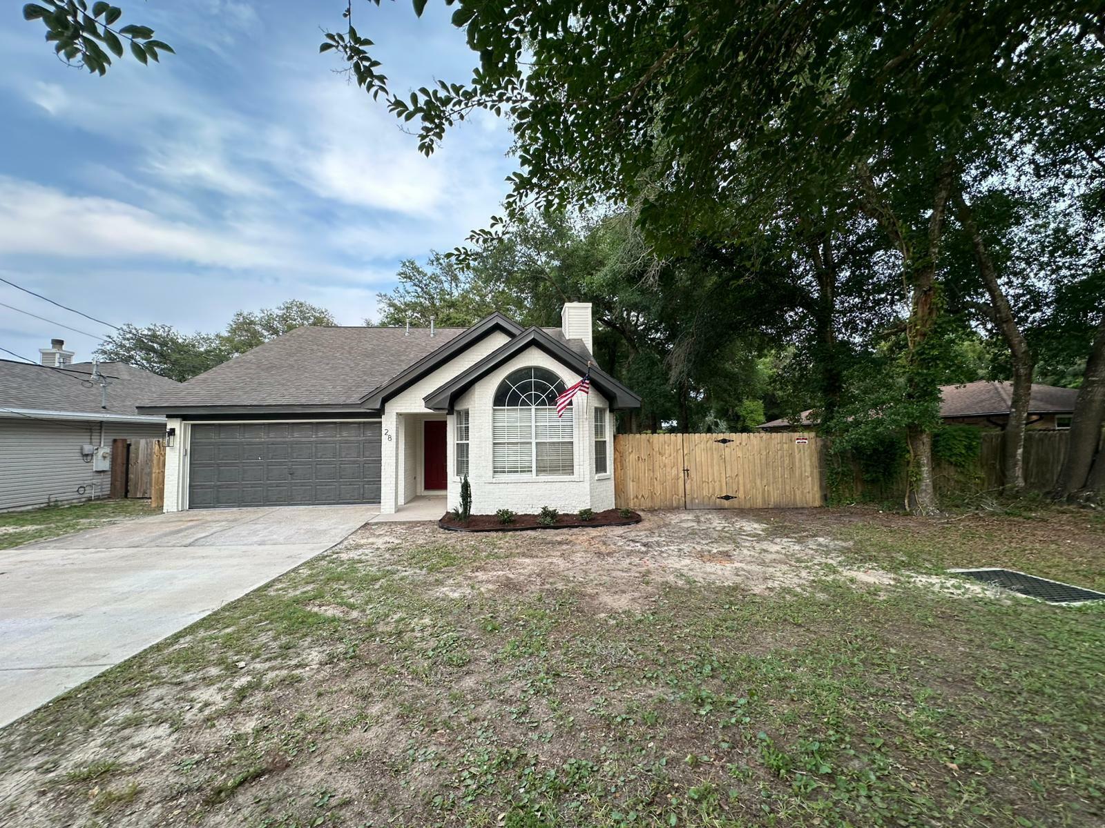 Property Photo: 28 6th Street FL 32579