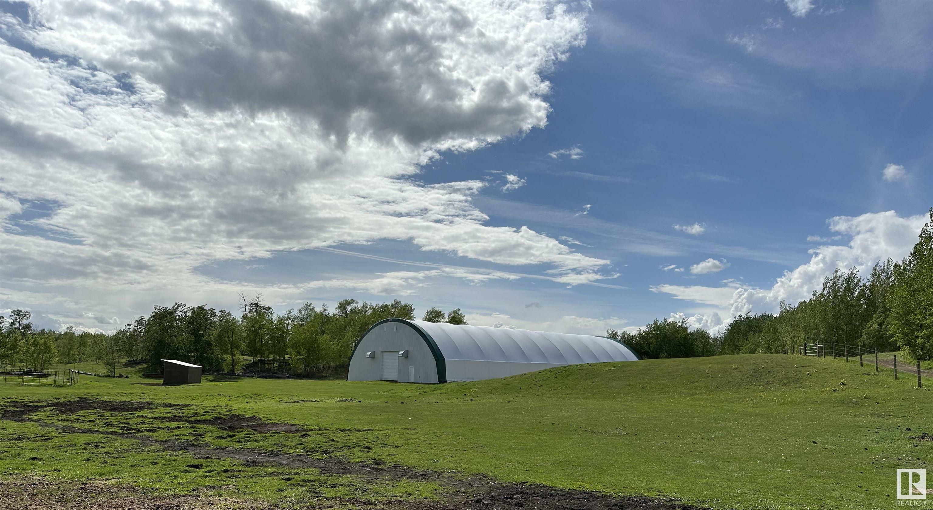 Property Photo: 51030 Rge Road 203 AB T8G 1E4