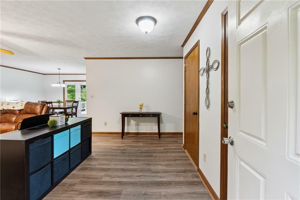Property Photo: 251 Sabrina Court GA 30188