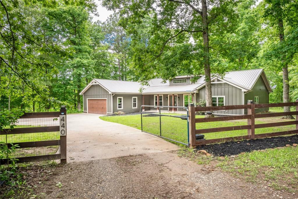 Property Photo: 440 Shiloh View View GA 30107