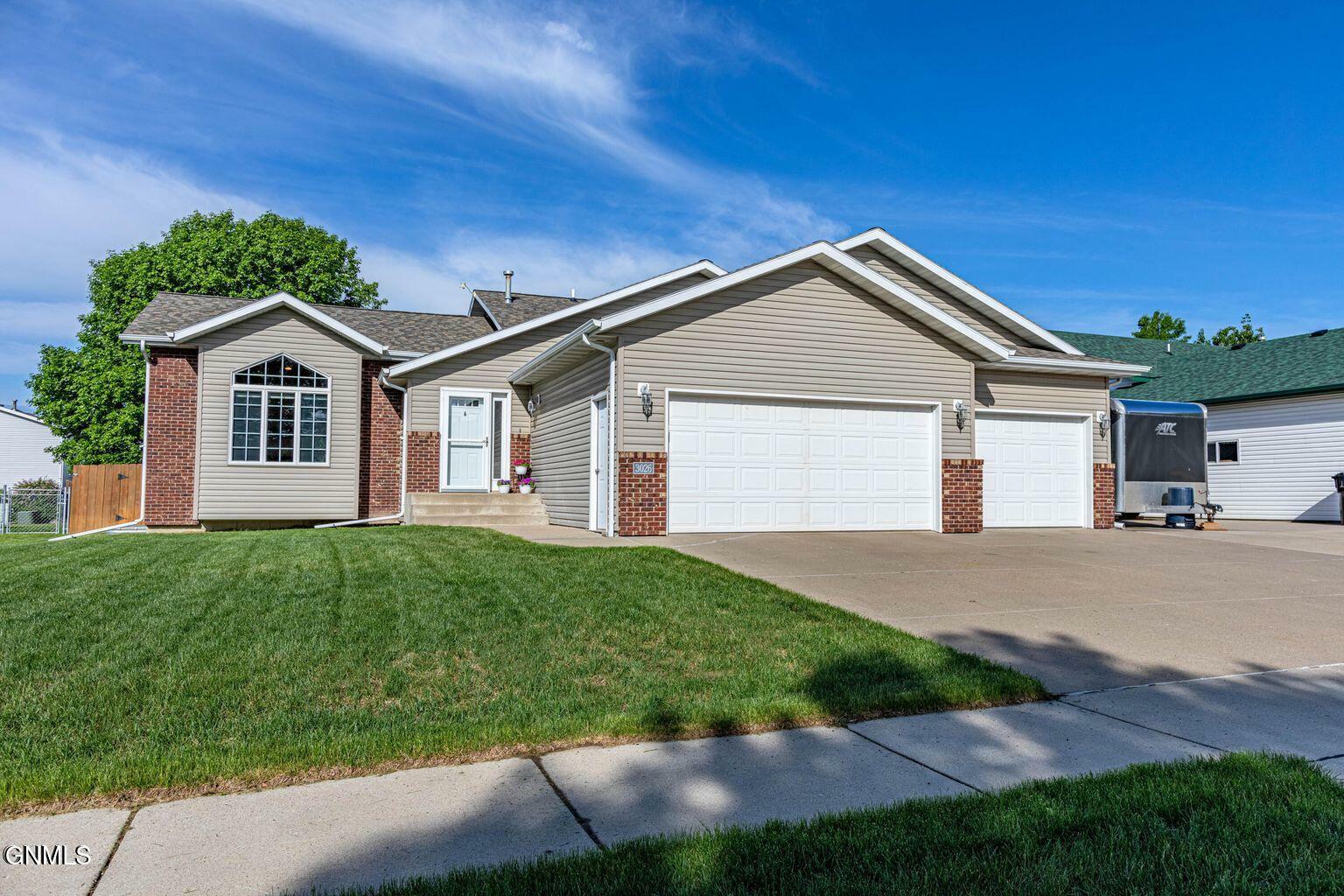 3026 Wisconsin Dr  Bismarck ND 58503 photo