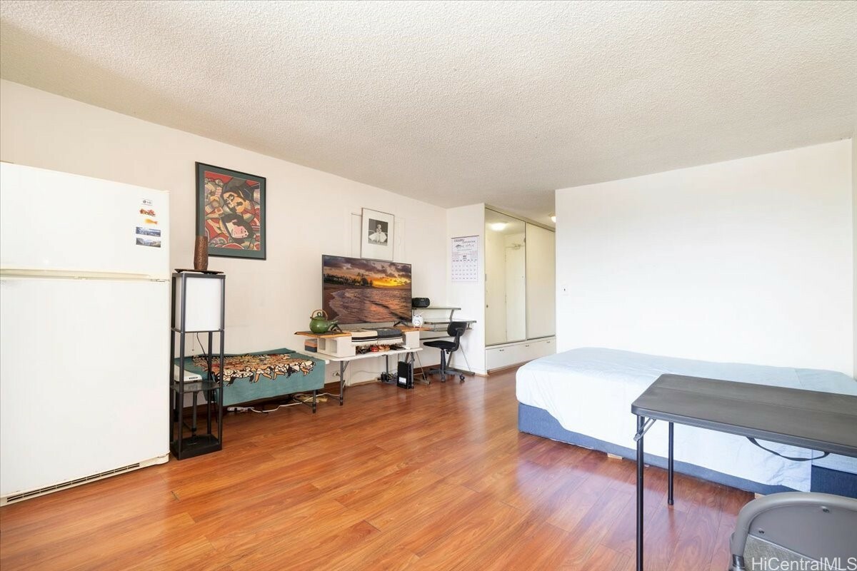 747 Amana Street 1405  Honolulu HI 96814 photo