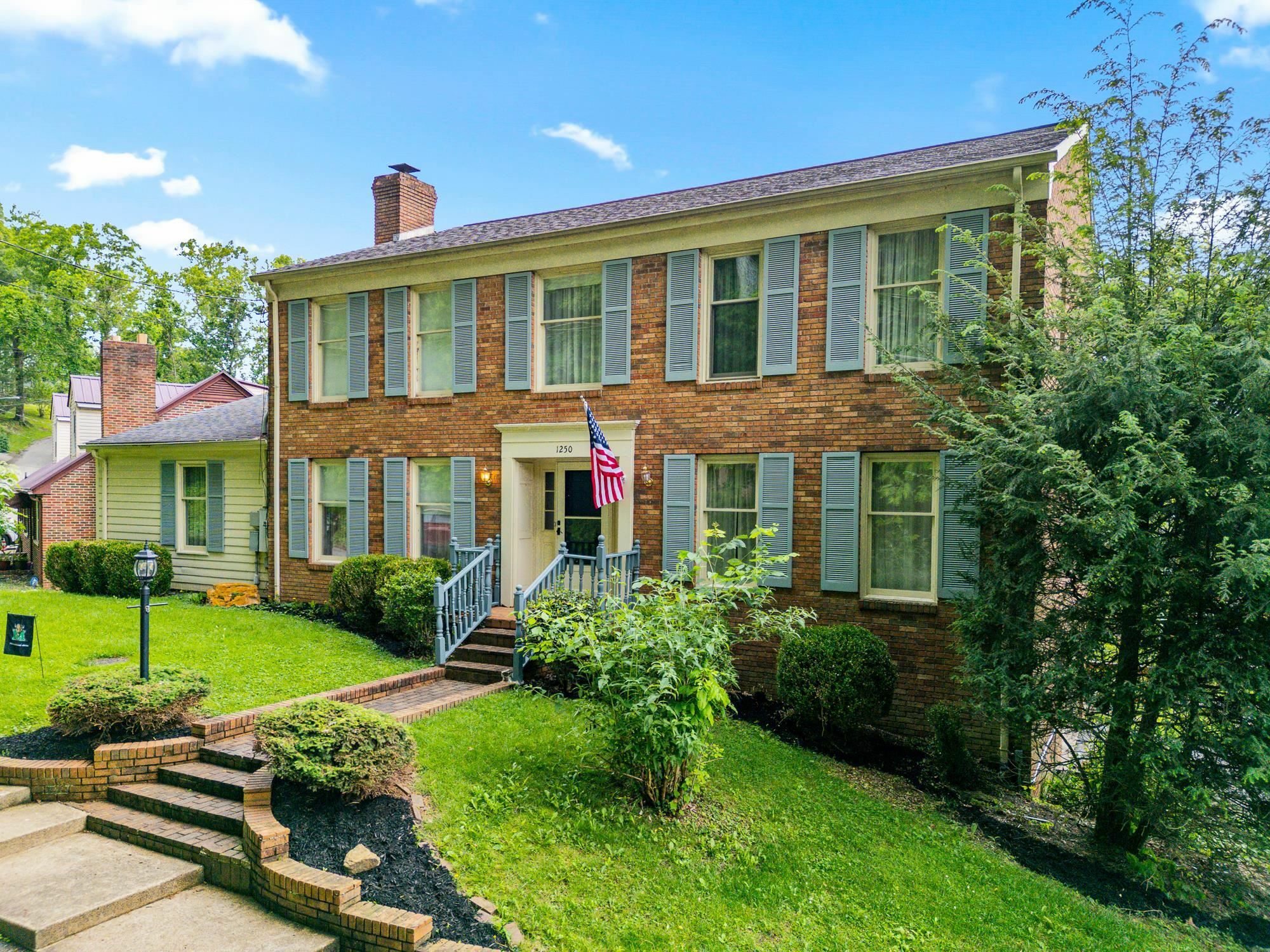 Property Photo: 1250 South Park Drive WV 25701
