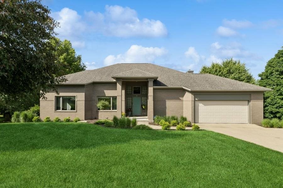 Property Photo: 53 Kennedy Pkwy IA 52246