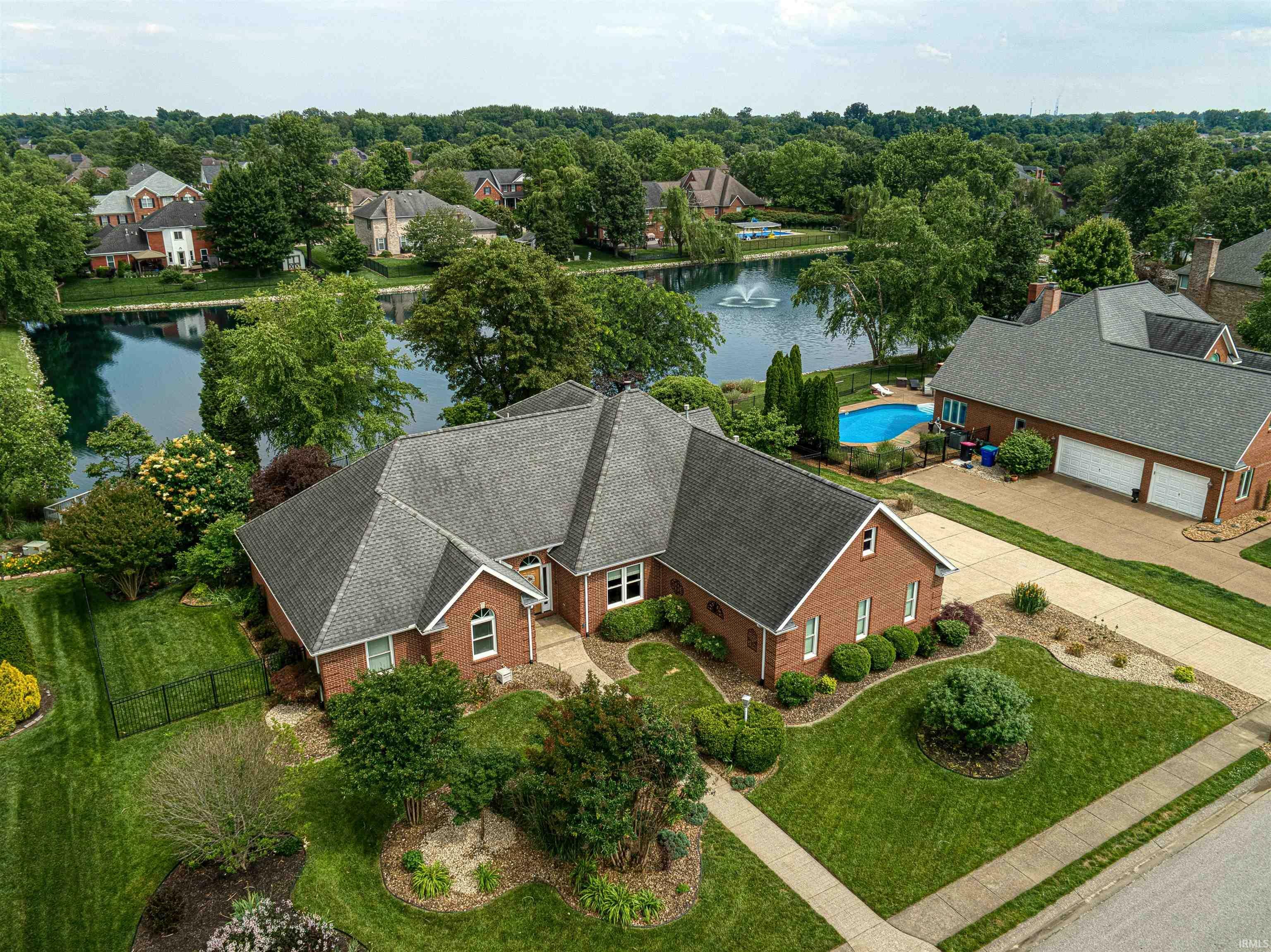 Property Photo: 3166 Valleybrook Court IN 47630