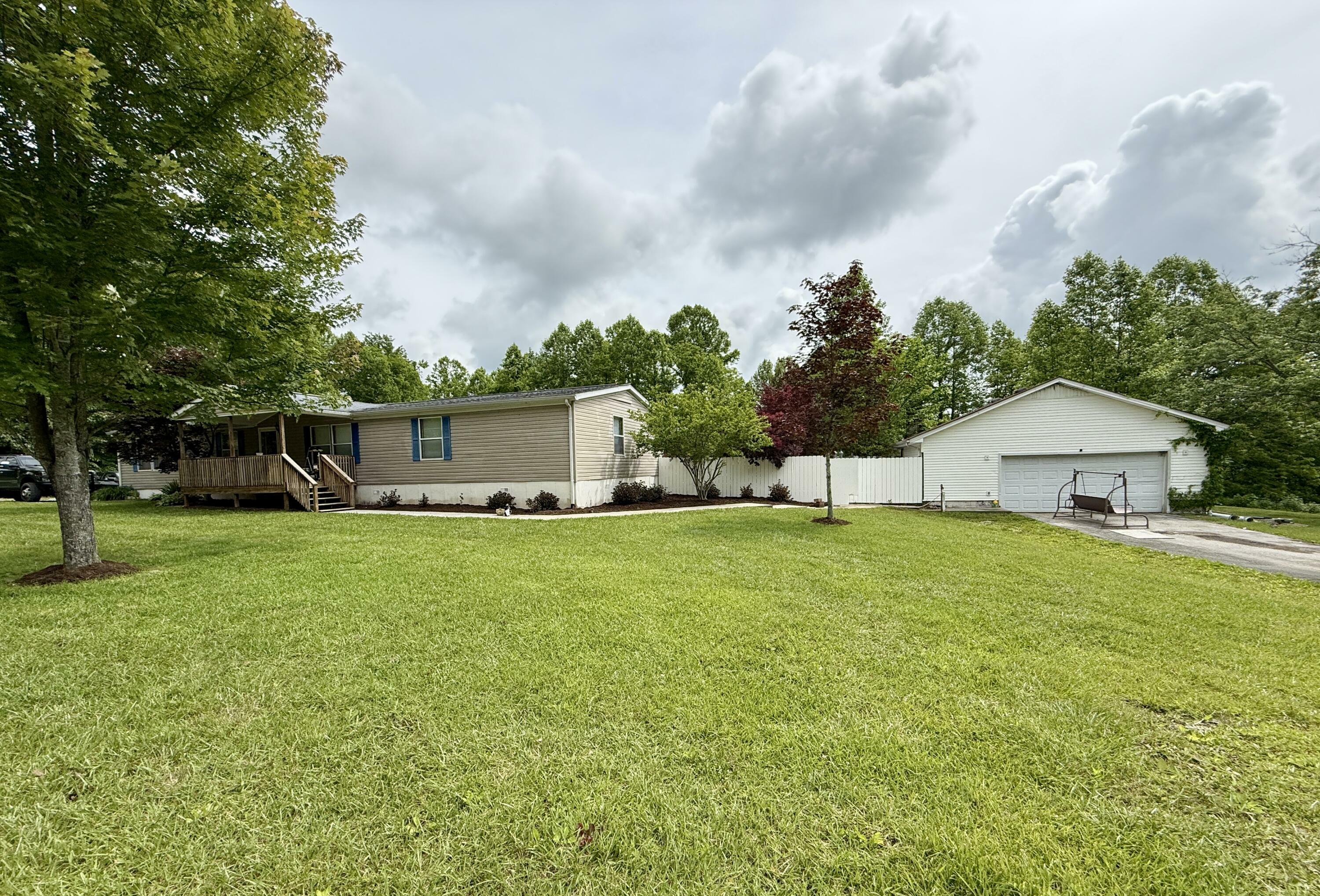 Property Photo: 8040 Somerset Road KY 40741