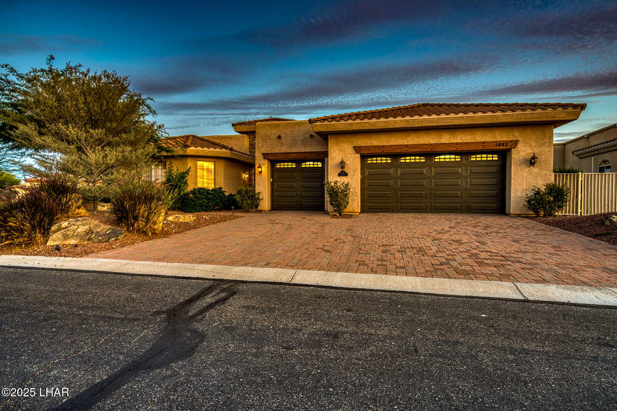 Property Photo: 1882 E Tradition Ln AZ 86404