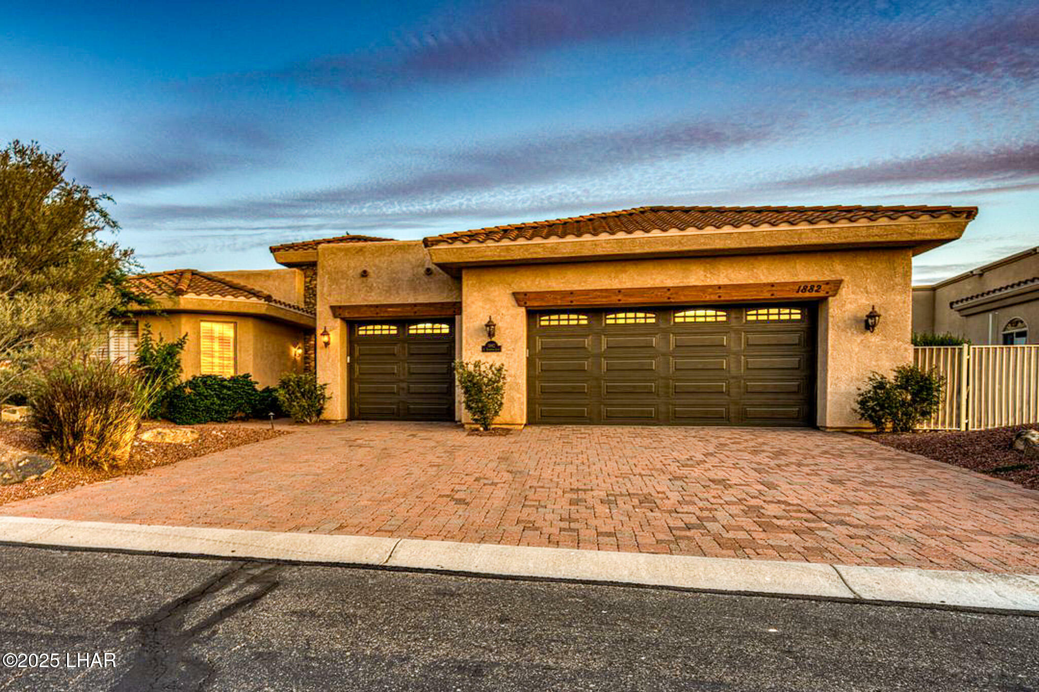Property Photo: 1882 E Tradition Ln AZ 86404
