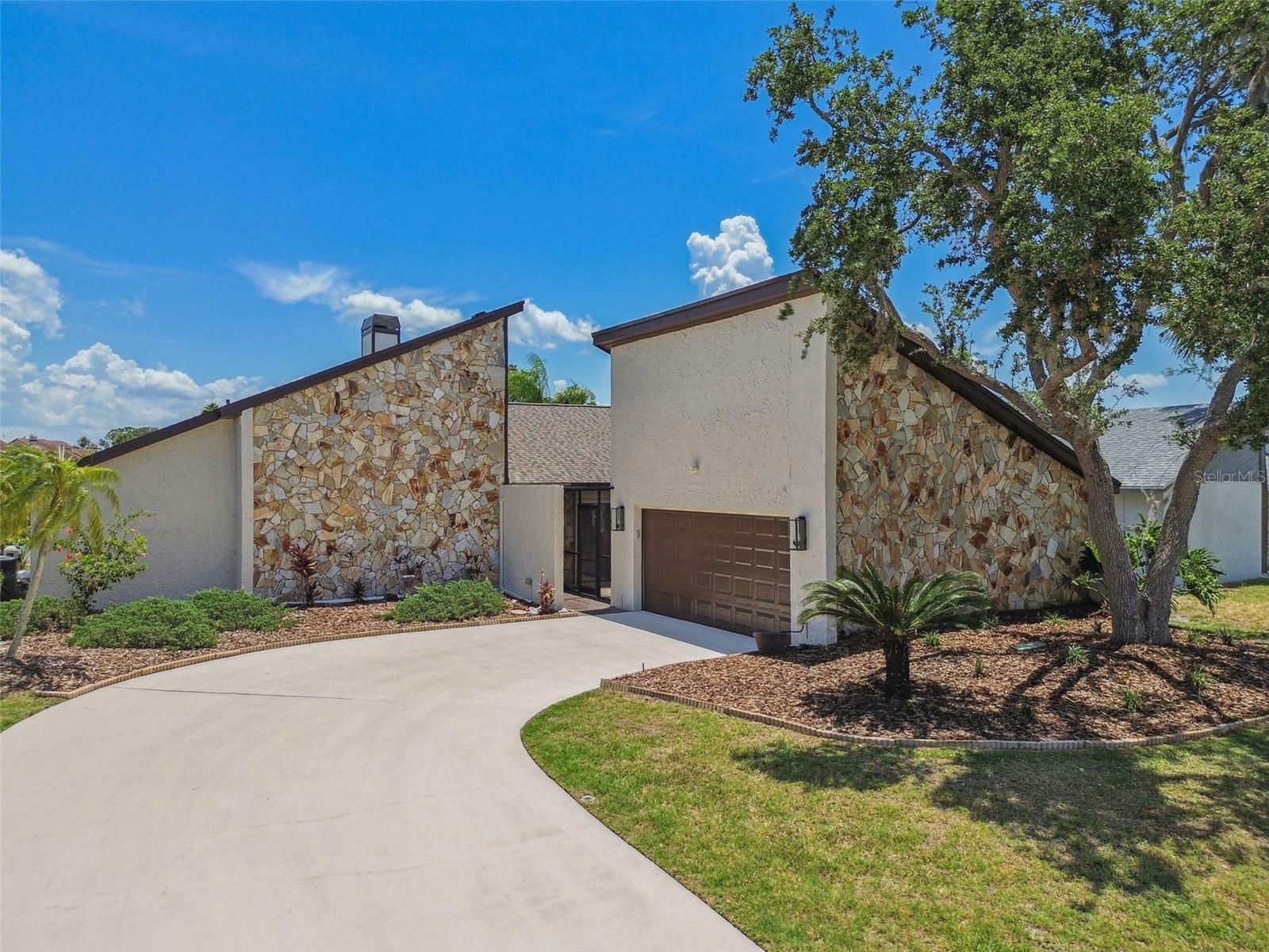 Property Photo: 6119 Galleon Way FL 33615
