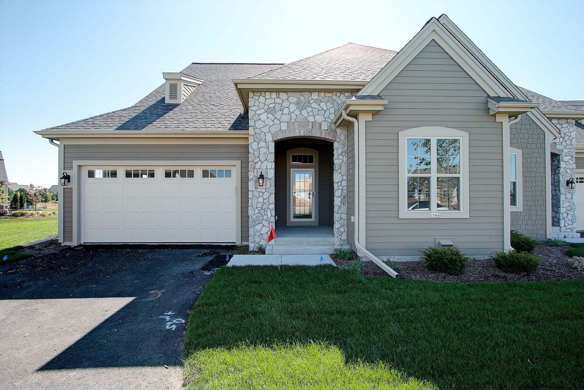1626 Belmont Ln 27  Oconomowoc WI 53066 photo