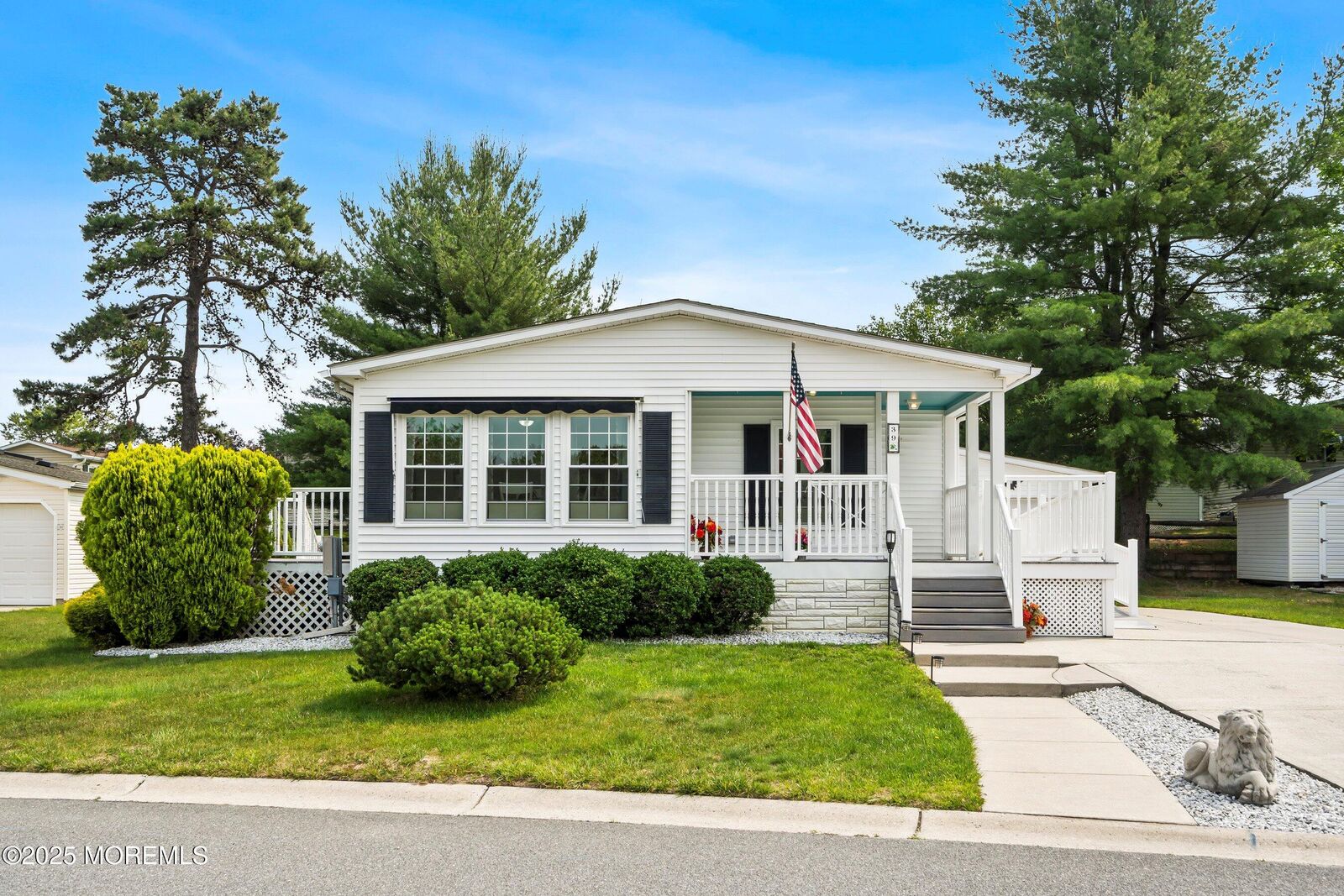 Property Photo:  39 Pine Ridge Boulevard  NJ 08759 