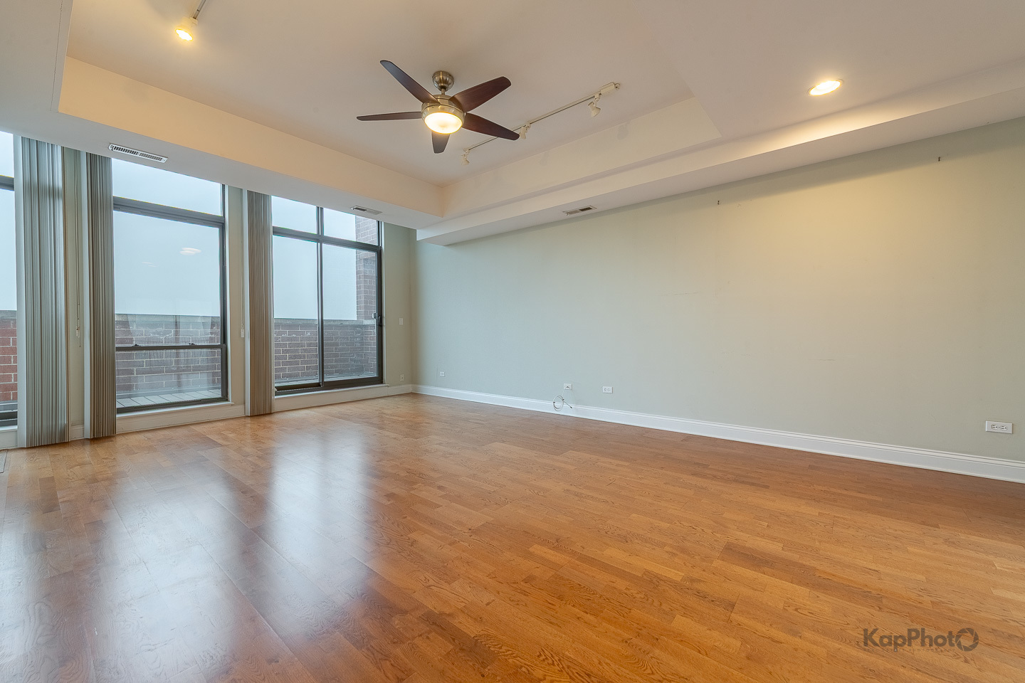 Property Photo: 2272 S Archer Avenue 8A IL 60616