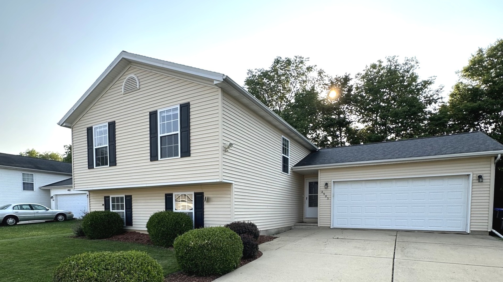 Property Photo: 3905 Shasta Drive IL 61705