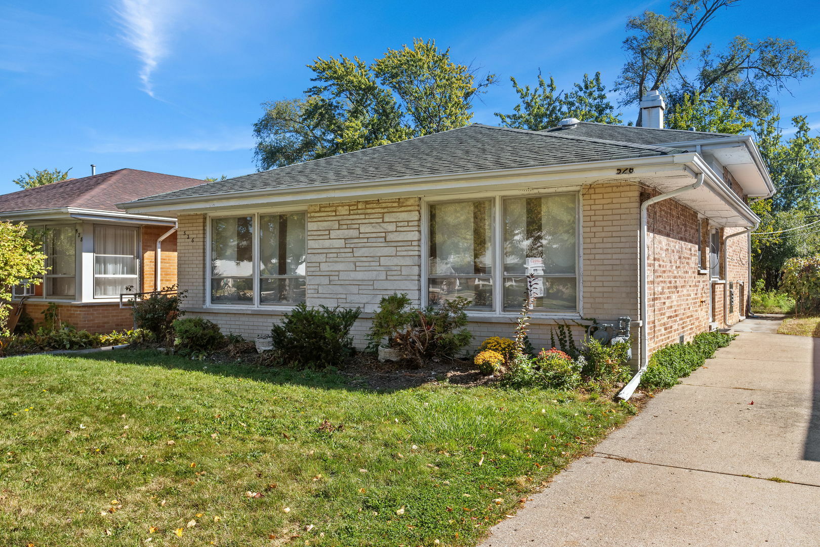 Property Photo: 526 Laramie Avenue IL 60091