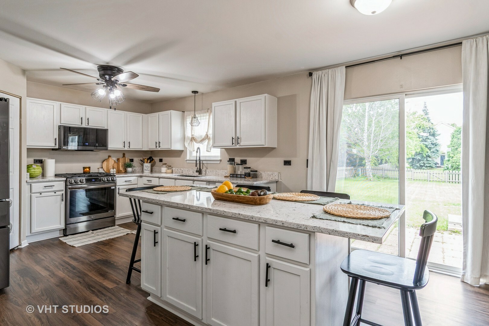 Property Photo: 1987 Rosehill Court IL 60446