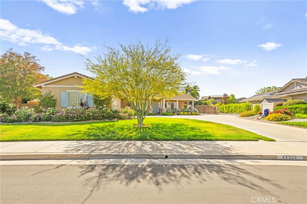42302 Oregon Trail  Murrieta CA 92562 photo