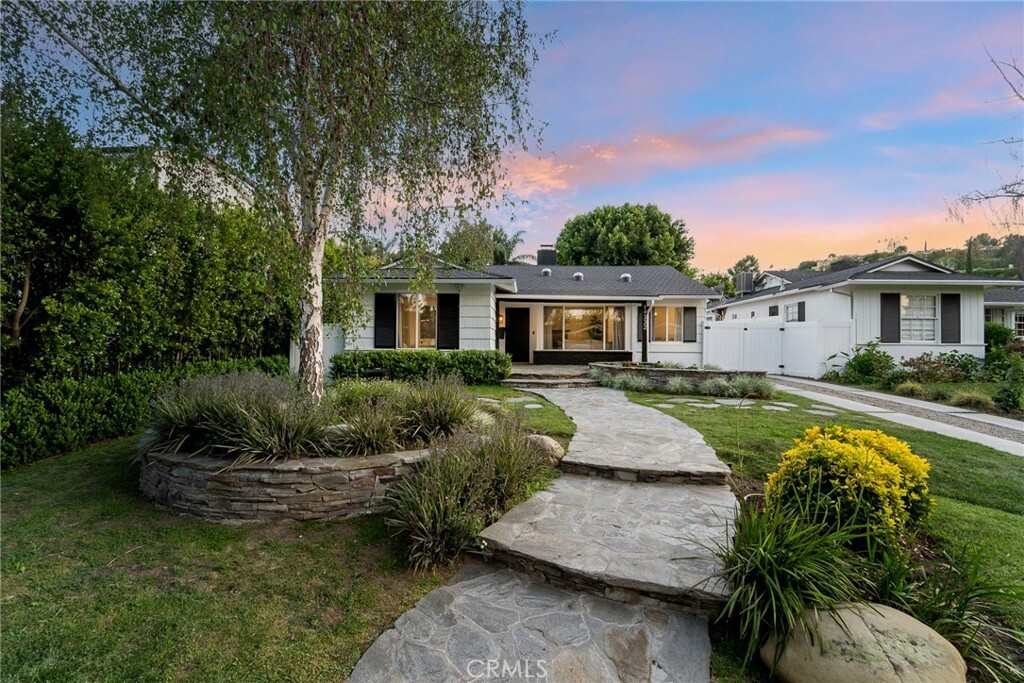 Property Photo:  14332 Roblar Place  CA 91423 