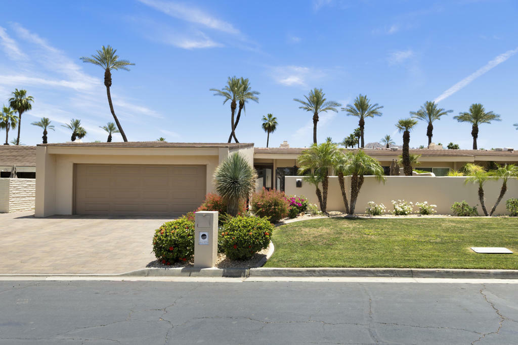 Property Photo: 44970 Desert Horizons Drive CA 92210