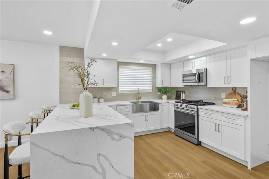 2512 Santa Ana Avenue 3  Costa Mesa CA 92627 photo