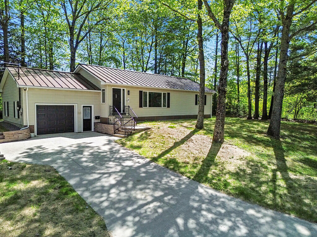 Property Photo: 7 Philip Avenue ME 04330