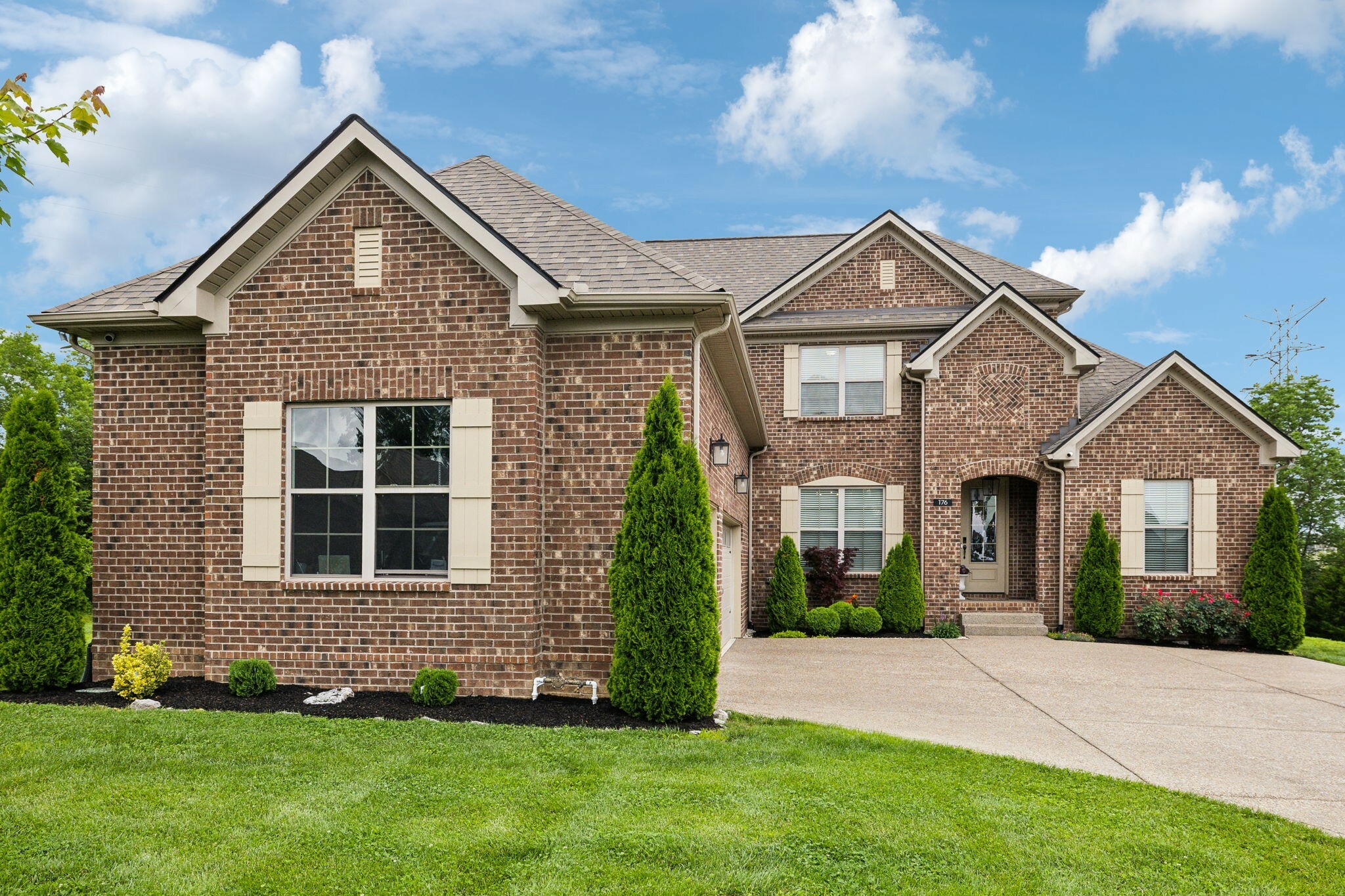Property Photo: 176 Watermill Ln TN 37087