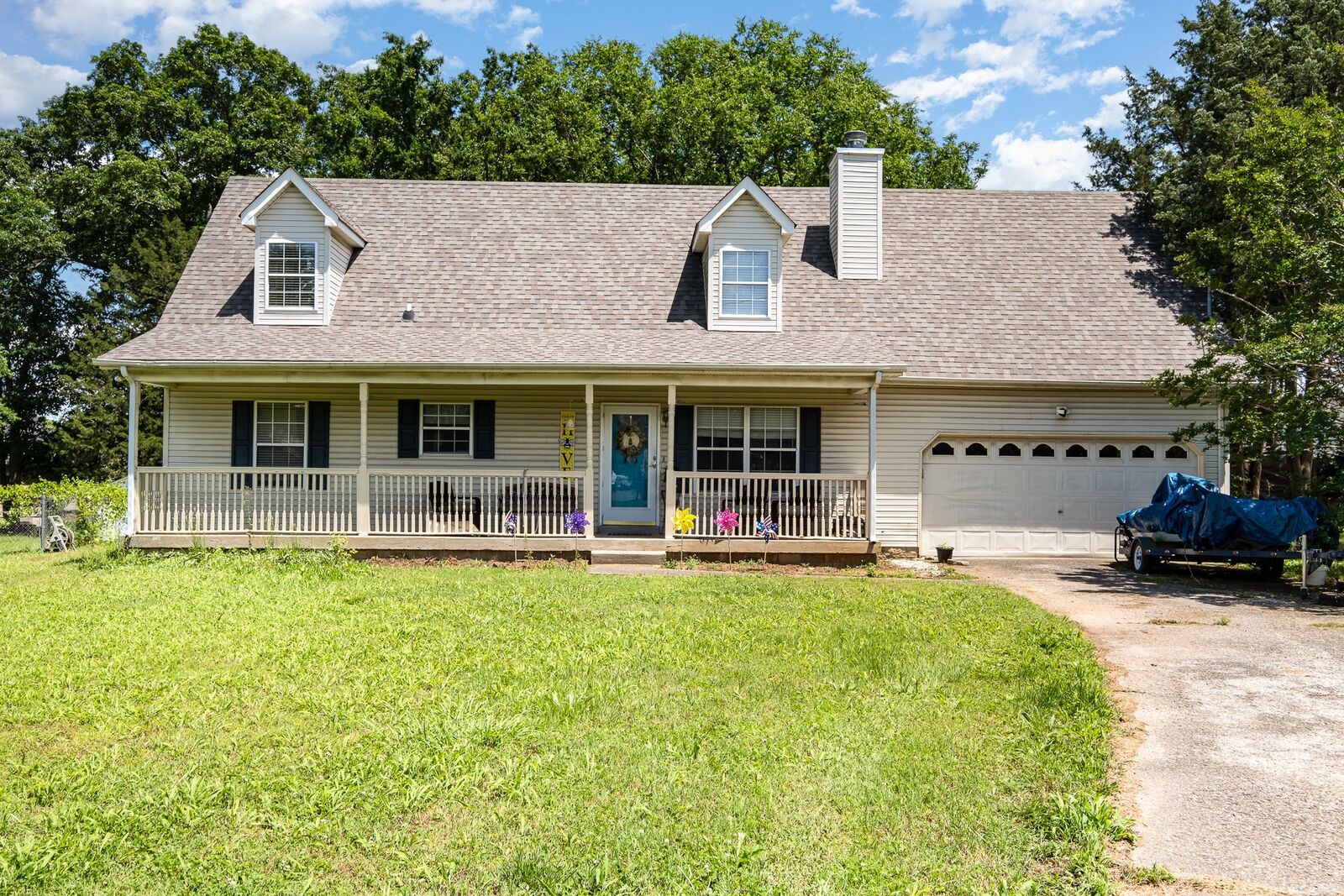 Property Photo:  124 Gale Ln  TN 37086 
