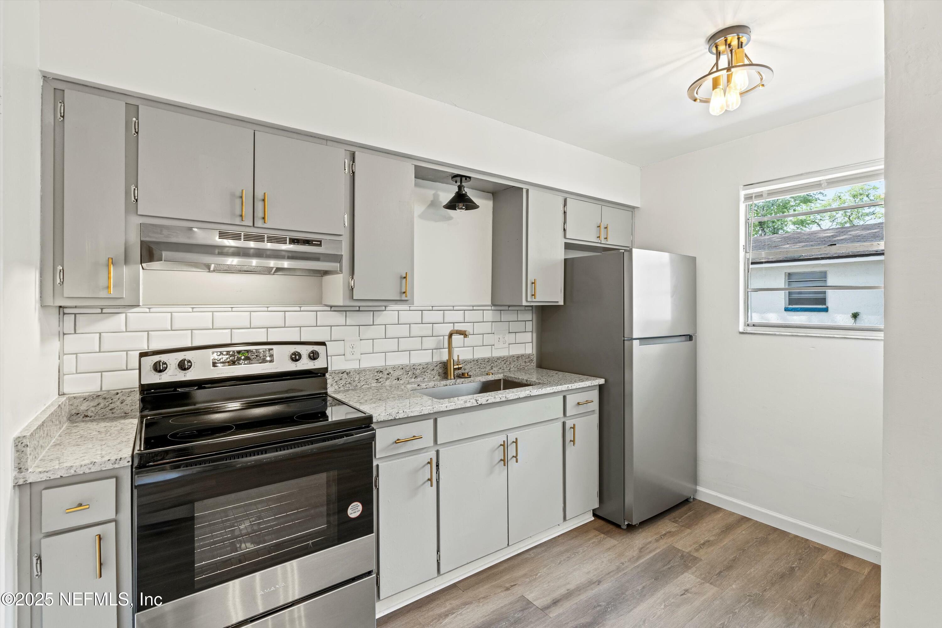Property Photo: 3329 Mayflower Street 3335 FL 32205