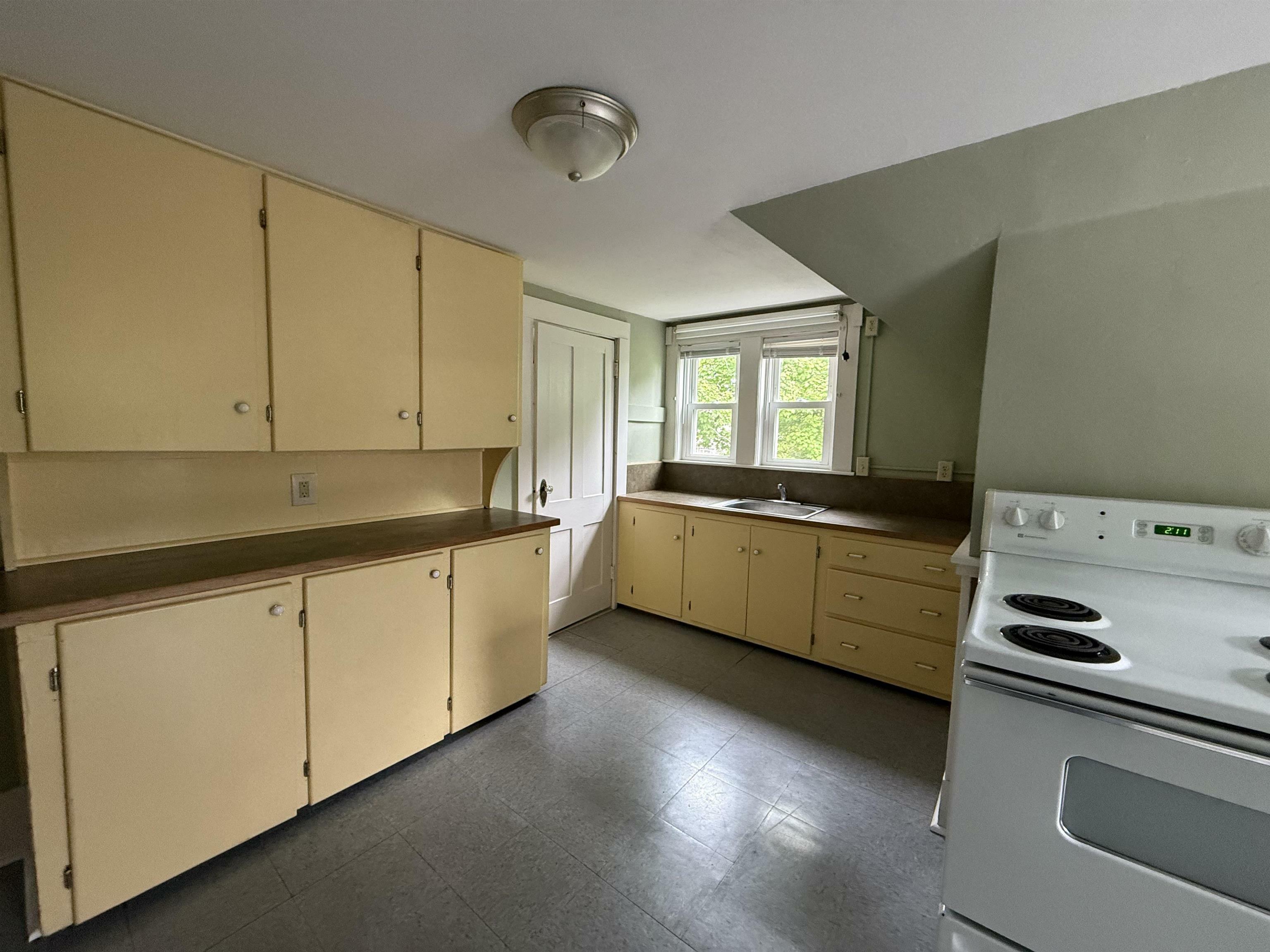 Property Photo: 14 Oak Street NH 03246