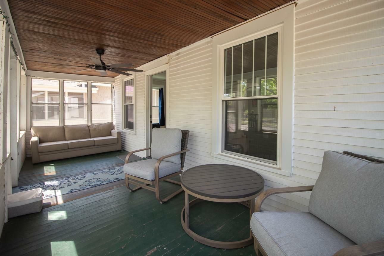 Property Photo: 1449 Laurel Avenue MN 55104