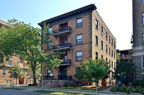 Property Photo: 1401 Willow Street 3 MN 55403