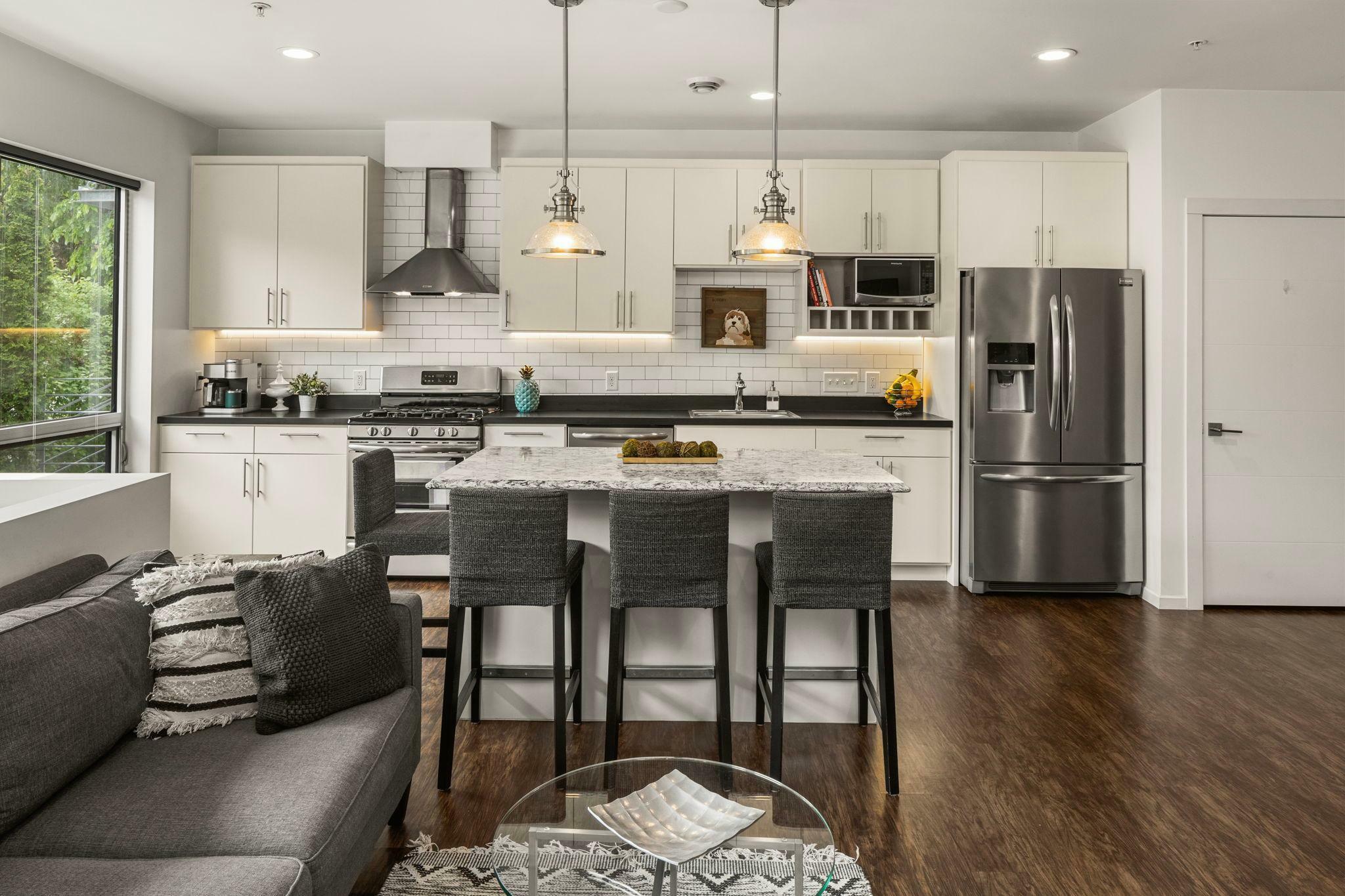 Property Photo:  4013 W 31st Street 102  MN 55416 