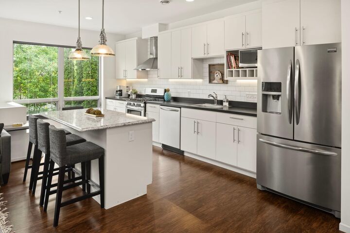 Property Photo: 4013 W 31st Street 102 MN 55416