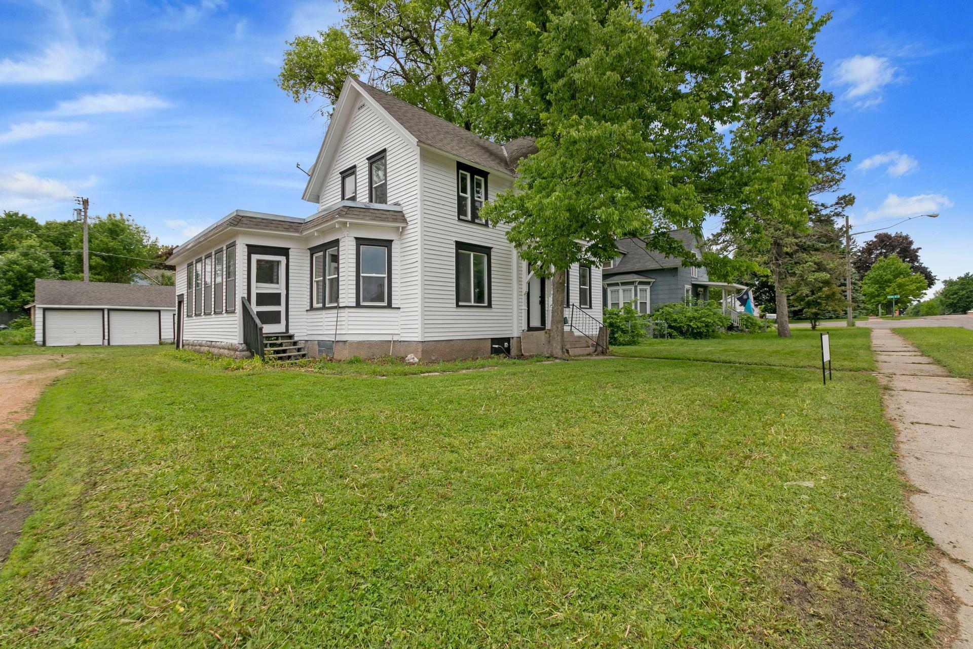 1319 Hennepin Avenue N  Glencoe MN 55336 photo